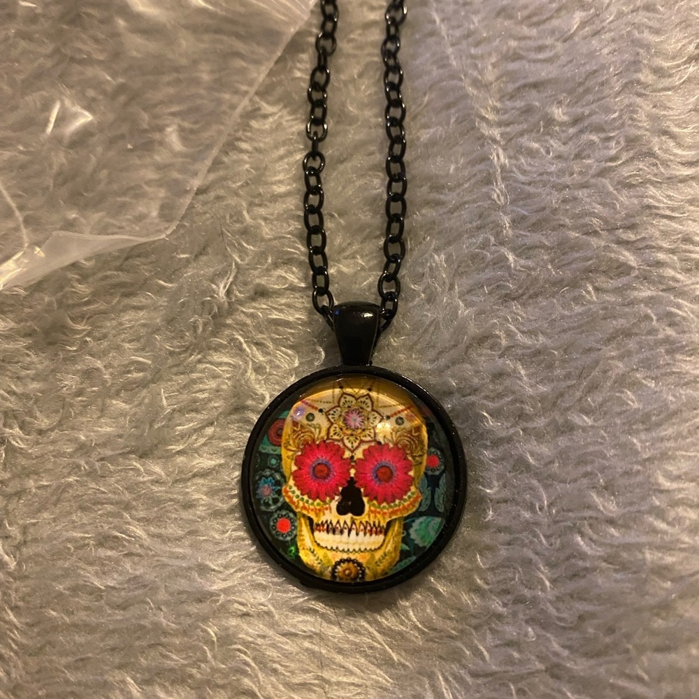 New Skull necklace